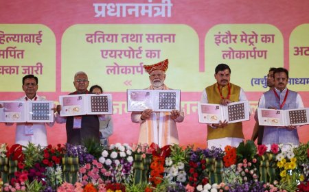 लोकमाता देवी अहिल्याबाई होल्कर की 300वीं जयंती के मौके पर डाक टिकट और स्मारक सिक्का जारी करने का सौभाग्य पाकर गौरवान्वित हूं :- नरेंद्र मोदी