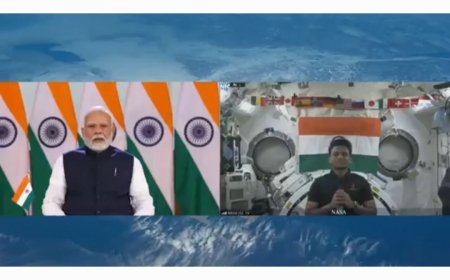 प्रधानमंत्री श्री नरेंद्र मोदी मोदी जी की ग्रुप कैप्टन शुभांशु शुक्ला के साथ  बातचीत हुई..