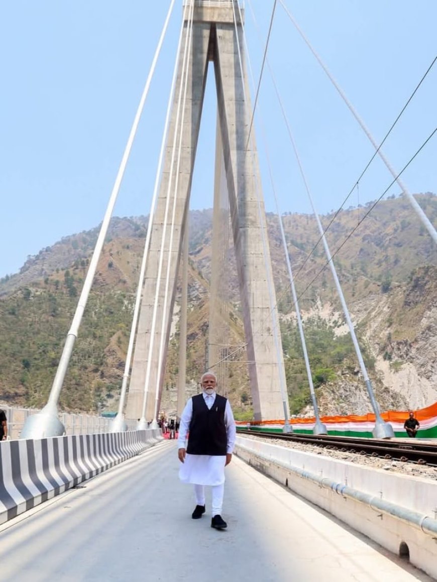 जम्मू और कश्मीर के भव्य अंजी ब्रिज पर प्रधानमंत्री श्री नरेंद्र मोदी