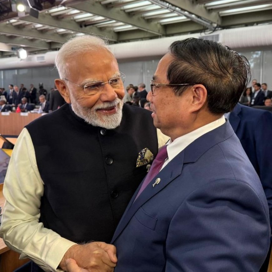 ब्राजील में ब्रिक्स शिखर सम्मेलन के दौरान वियतनाम के प्रधानमंत्री फाम मिन्ह चीन्ह के साथ