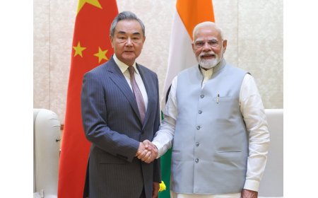 विदेश मंत्री वांग यी से मिलकर खुशी हुई: नरेन्द्र मोदी