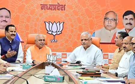 भारतीय जनता पार्टी,भोपाल में राष्ट्रीय संगठन महामंत्री आदरणीय श्री बी. एल संतोष जी ने प्रदेश टोली के सदस्यों के साथ बैठक की