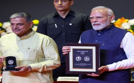 प्रधानमंत्री ने राष्ट्र के प्रति आरएसएस के योगदान को रेखांकित करते हुए विशेष रूप से डिजाइन किया गया स्मारक डाक टिकट और सिक्का जारी किया...