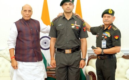 आज से, भारत के सितारा भालाफेंक खिलाड़ी, दो बार के ओलंपिक पदक विजेता नीरज अब हैं लेफ्टिनेंट कर्नल (मानद) नीरज चोपड़ा राजपूताना राइफल्स, टेरिटोरियल आर्मी।