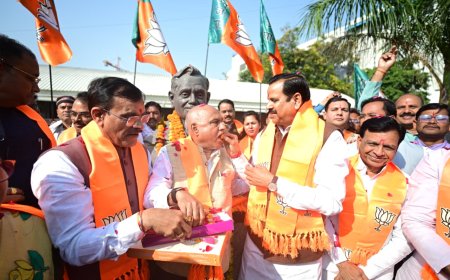 भारतीय जनता पार्टी प्रदेश कार्यालय में बिहार चुनाव में एनडीए की प्रचंड जीत पर मनाया गया उत्सव