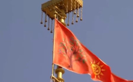 श्री राम जन्मभूमि मंदिर ध्वजारोहण उत्सव के दौरान प्रधानमंत्री नरेंद्र मोदी