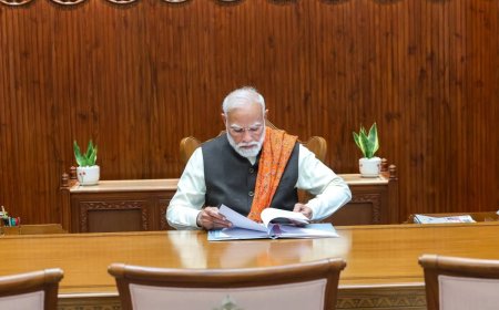 भारत की जनता की सेवा के अटूट संकल्प और नागरिकदेवो भव की पवित्र भावना से प्रेरित होकर, सेवा तीर्थ राष्ट्र के प्रति समर्पित है। सेवा तीर्थ सदा कर्तव्य, करुणा और 'भारत सर्वोपरि' सिद्धांत के प्रति प्रतिबद्धता का एक उज्ज्वल प्रतीक बना रहे। यह आने वाली पीढ़ियों को निस्वार्थ सेवा और समस्त जन कल्याण के लिए अथक समर्पण के मार्ग पर चलने के लिए प्रेरित करे।