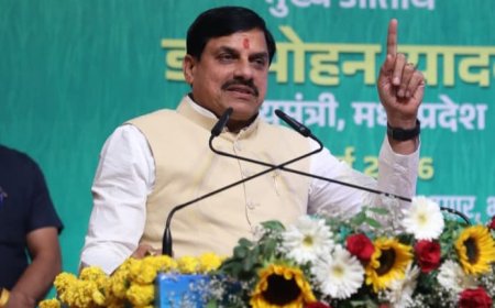 मुख्यमंत्री डॉ. मोहन यादव भोपाल के कुशाभाऊ ठाकरे सभागार में कृषक कल्याण वर्ष-2026 के तहत जनप्रतिनिधियों एवं प्रबुद्धजनों के अभिमुखीकरण कार्यक्रम को संबोधित किया।