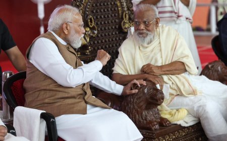 कोबा तीर्थ में सम्राट सम्प्रति संग्रहालय के उद्घाटन के अवसर पर आचार्य श्री पद्मसागर सूरीश्वर जी महाराज जी से भेंट हुई।