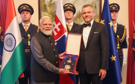 नरेंद्र मोदी जी को ब्रातिस्लावा में व्हाइट डबल क्रॉस (प्रथम श्रेणी) का ऑर्डर से सम्मानित किया