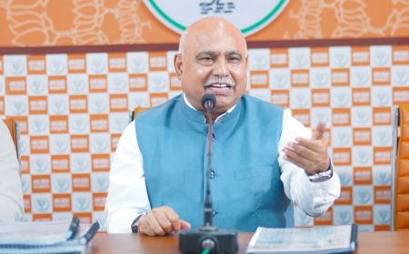 भारतीय जनता पार्टी प्रदेश अध्यक्ष श्री हेमंत खण्डेलवाल ने पिछड़ा वर्ग मोर्चा की कामकाजी बैठक को संबोधित किया।