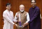 प्रधानमंत्री श्री नरेन्द्र मोदी ने स्काईरूट एयरोस्पेस के पवन चंदाना और नागा भरत डाका से बातचीत की