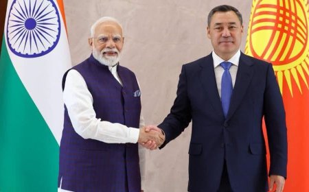 बिश्केक में किर्गिज़ गणराज्य के राष्ट्रपति सादिर ज़ापारोव के साथ नरेन्द्र मोदी जी सार्थक बैठक हुई।